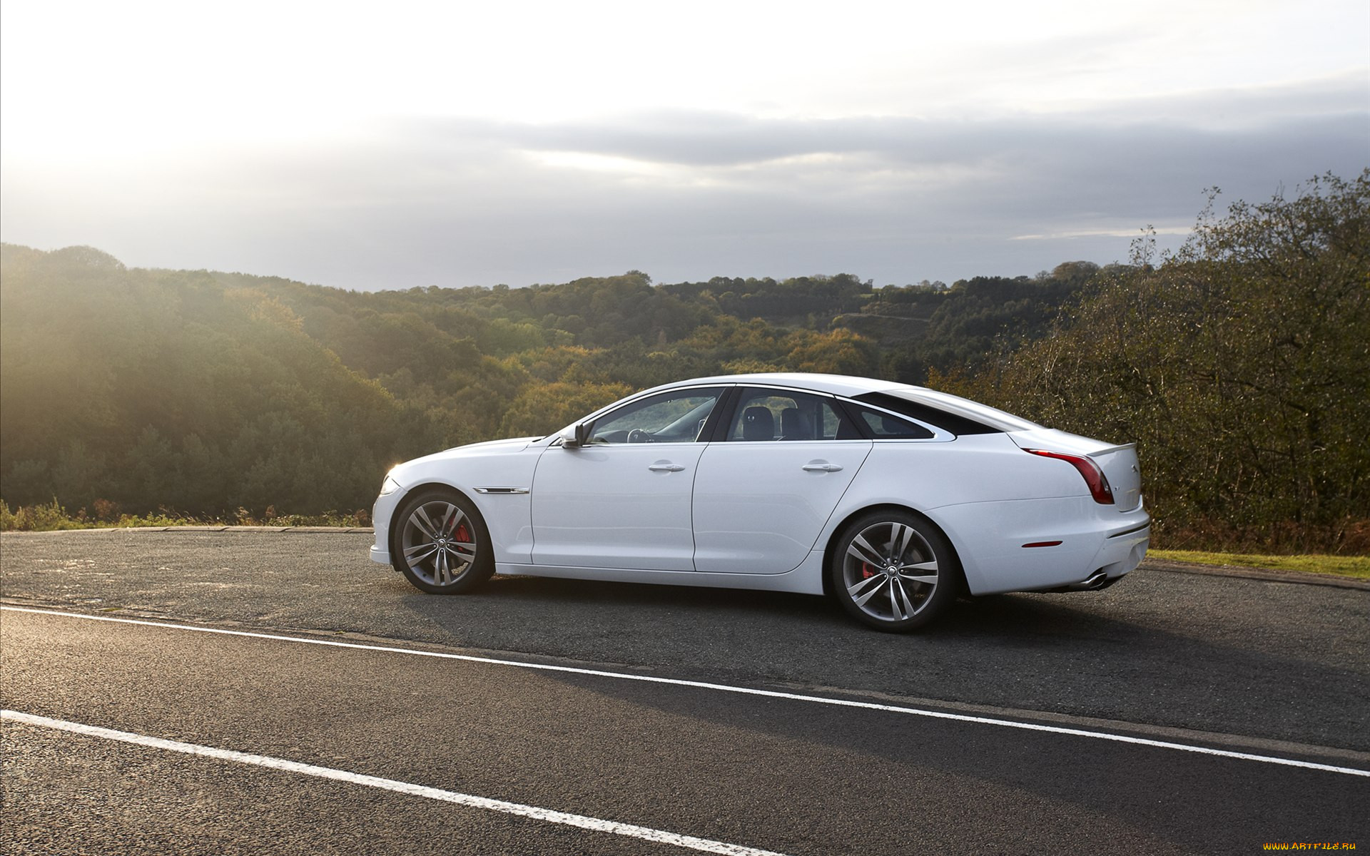 jaguar, xj, 2012, gets, sport, and, speed, packs, 